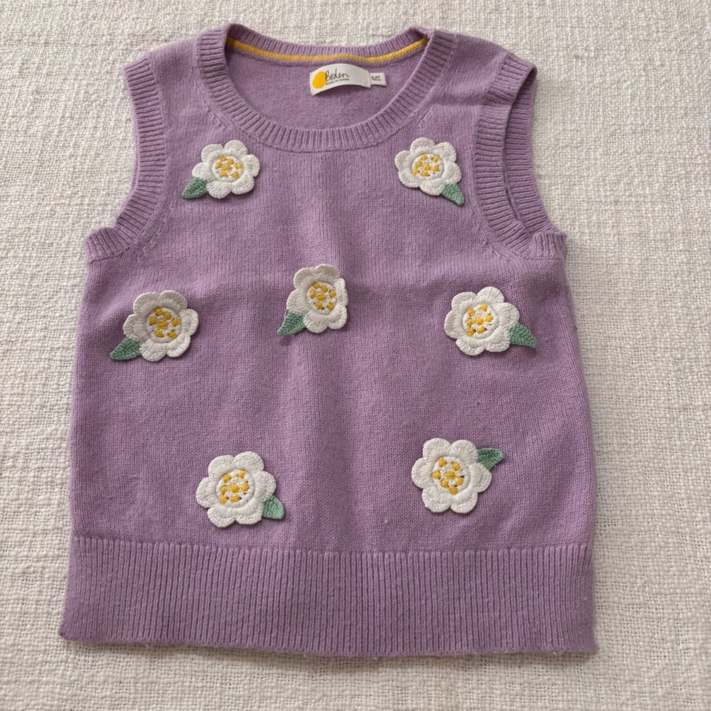 Boden Girls Purple Knit Daisy Applique Sweater Vest Size 5-6Y 116cm